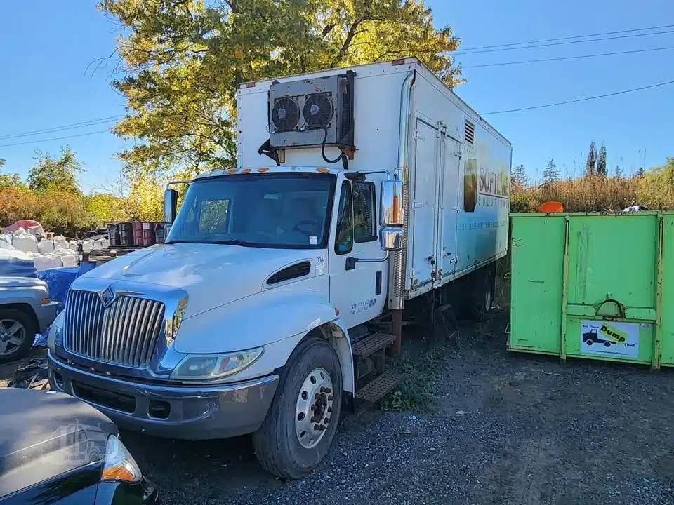 Gallery image 1 for 2003 International DURASTAR 4300 Semi-Truck