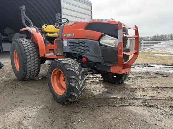 Gallery image 2 for 2010 Kubota L5240 Tractor
