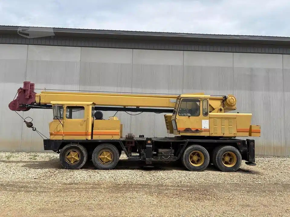 Gallery image 2 for 1970 Grove Hydraulic Crane