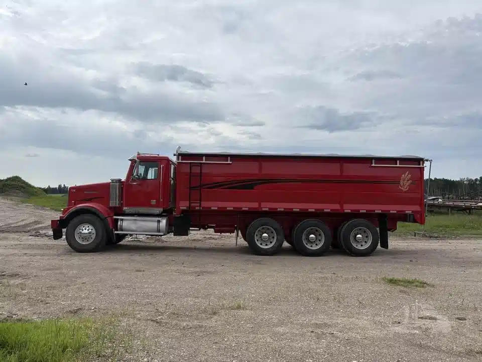 Gallery image 2 for 2001 Western Star 4986FX Truck - Grain
