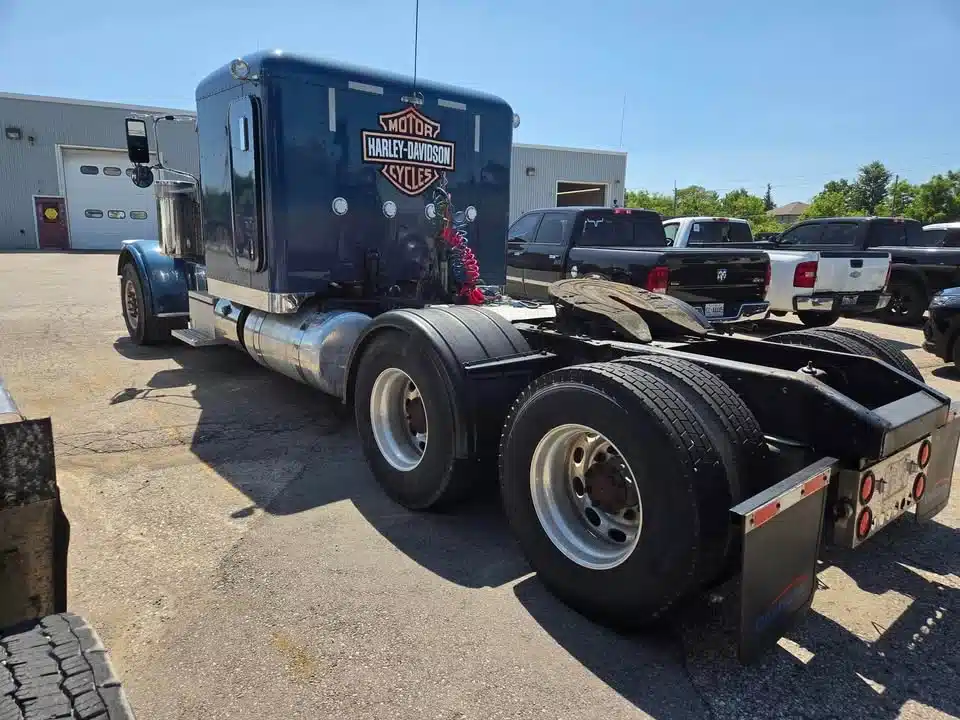 Gallery image 2 for 2015 Peterbilt 389 Semi-Truck