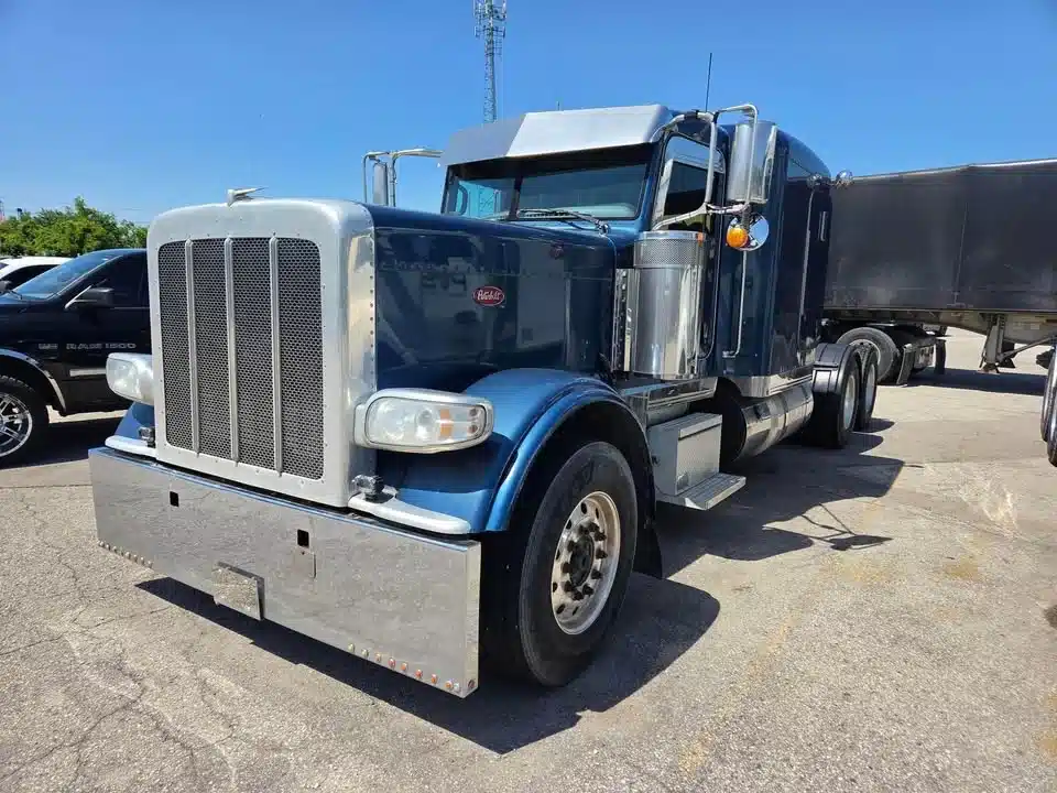 Gallery image 1 for 2015 Peterbilt 389 Semi-Truck
