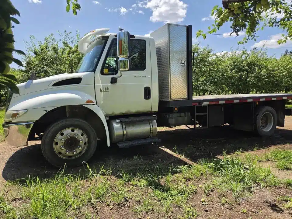 Gallery image 2 for 2006 International 4300 Truck - Flatbed