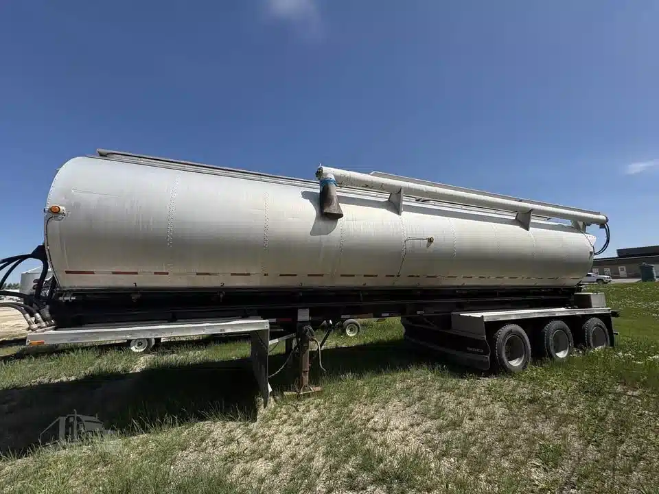 Photo de la Galerie 2 pour 1991 Walinga Tank Remorque - Pneumatique