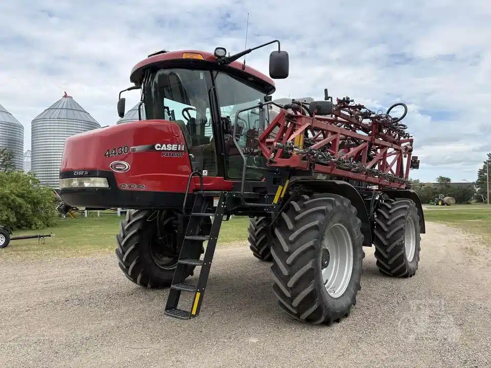Gallery image 1 for 2014 Case IH PATRIOT 4430 Sprayer - Self Propelled