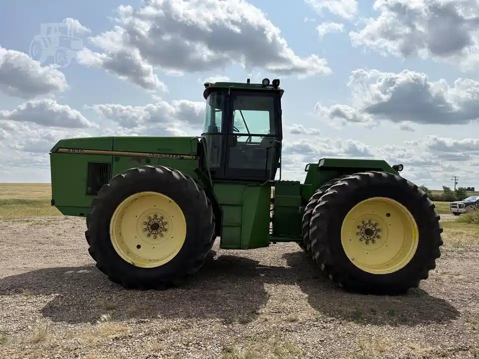 Gallery image 2 for 1996 John Deere 8870 Tractor