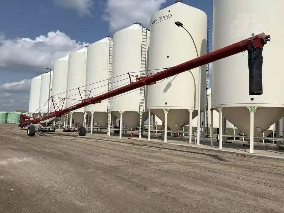 Gallery image 2 for 2018 Farm King 16104 Grain Auger