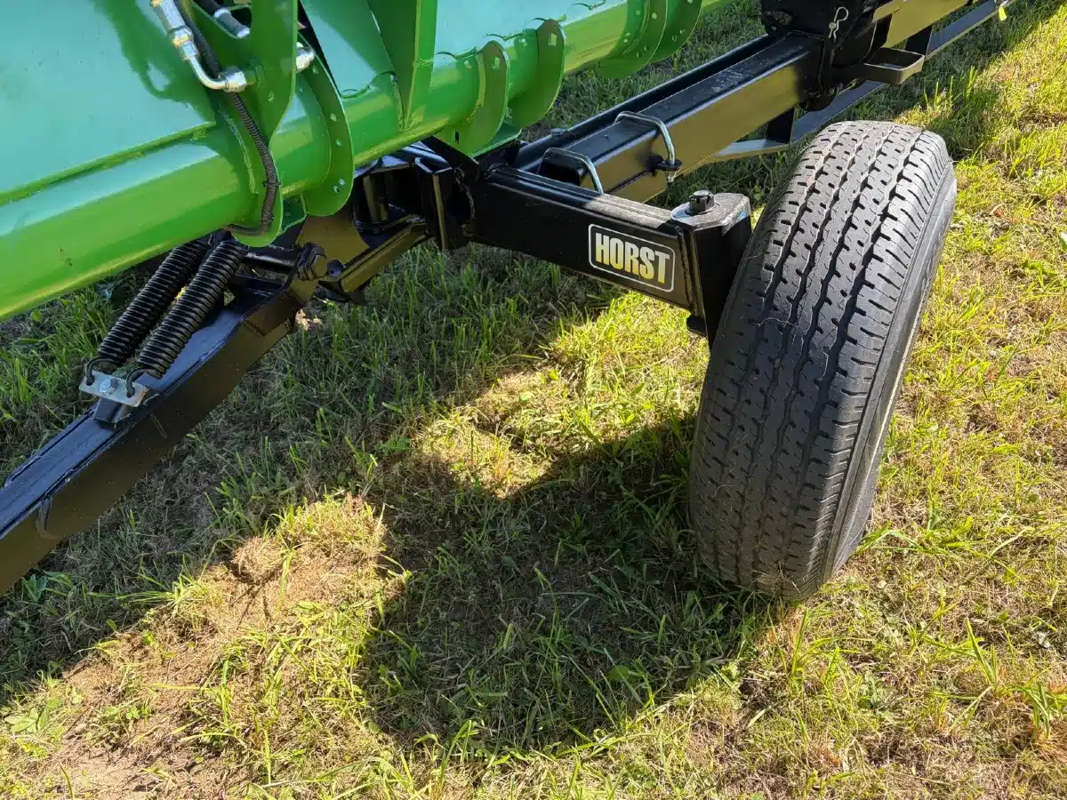 Gallery image 2 for 2018 John Deere 640FD Header - Flex Draper