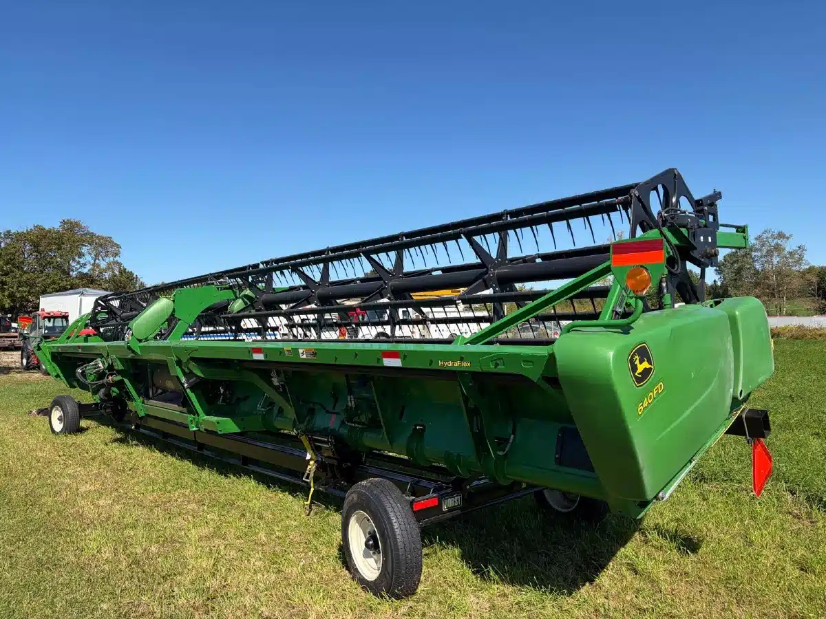 Gallery image 1 for 2018 John Deere 640FD Header - Flex Draper