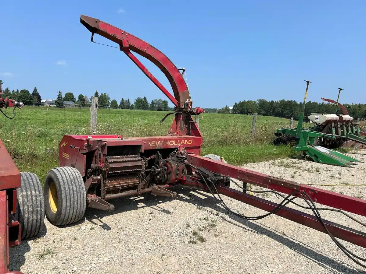 Gallery image 1 for Used New Holland 892 Forage Harvester