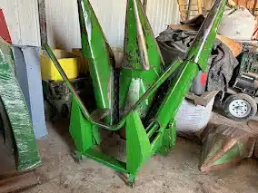 Gallery image 1 for Used John Deere 2RN Header - Row Crop