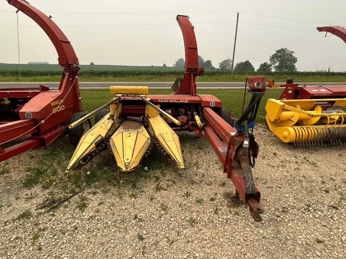 Photo de la Galerie 2 pour New Holland 790 Fourragère