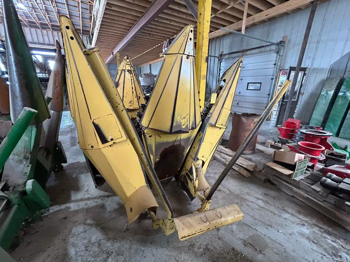 Photo de la Galerie 2 pour New Holland 824 Nez - Maïs