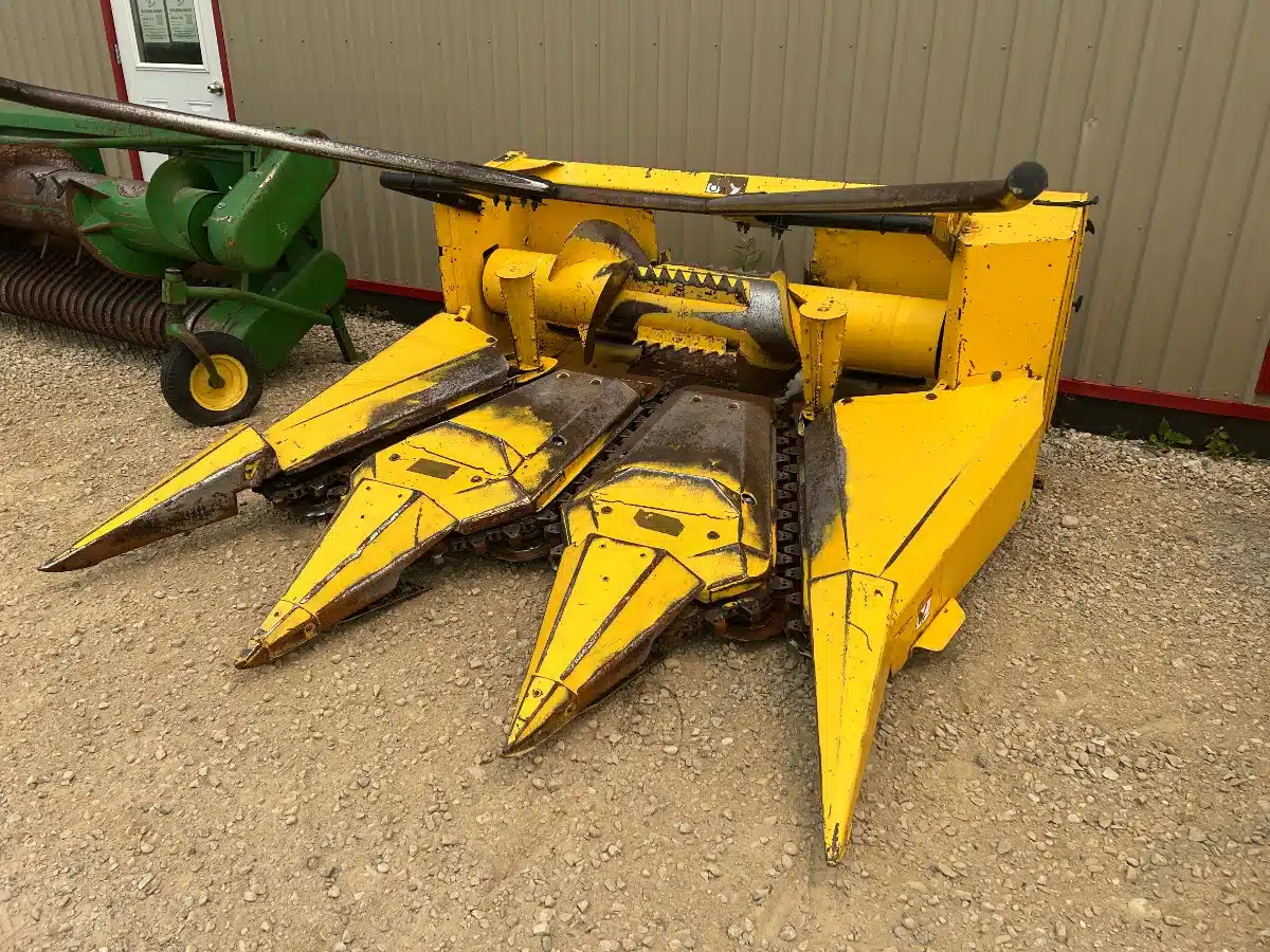 Photo de la Galerie 1 pour New Holland 3PN Nez à Fourragère
