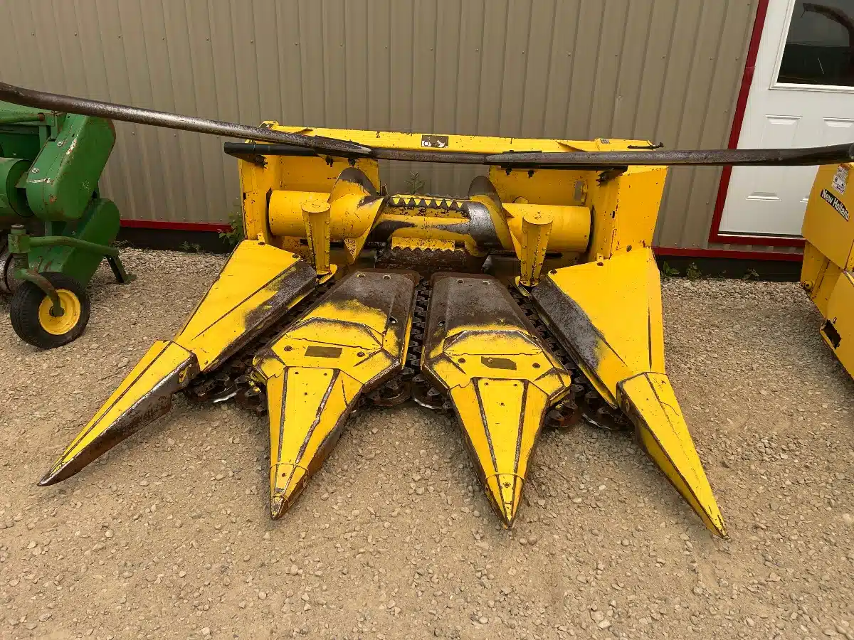 Photo de la Galerie 2 pour New Holland 3PN Nez à Fourragère