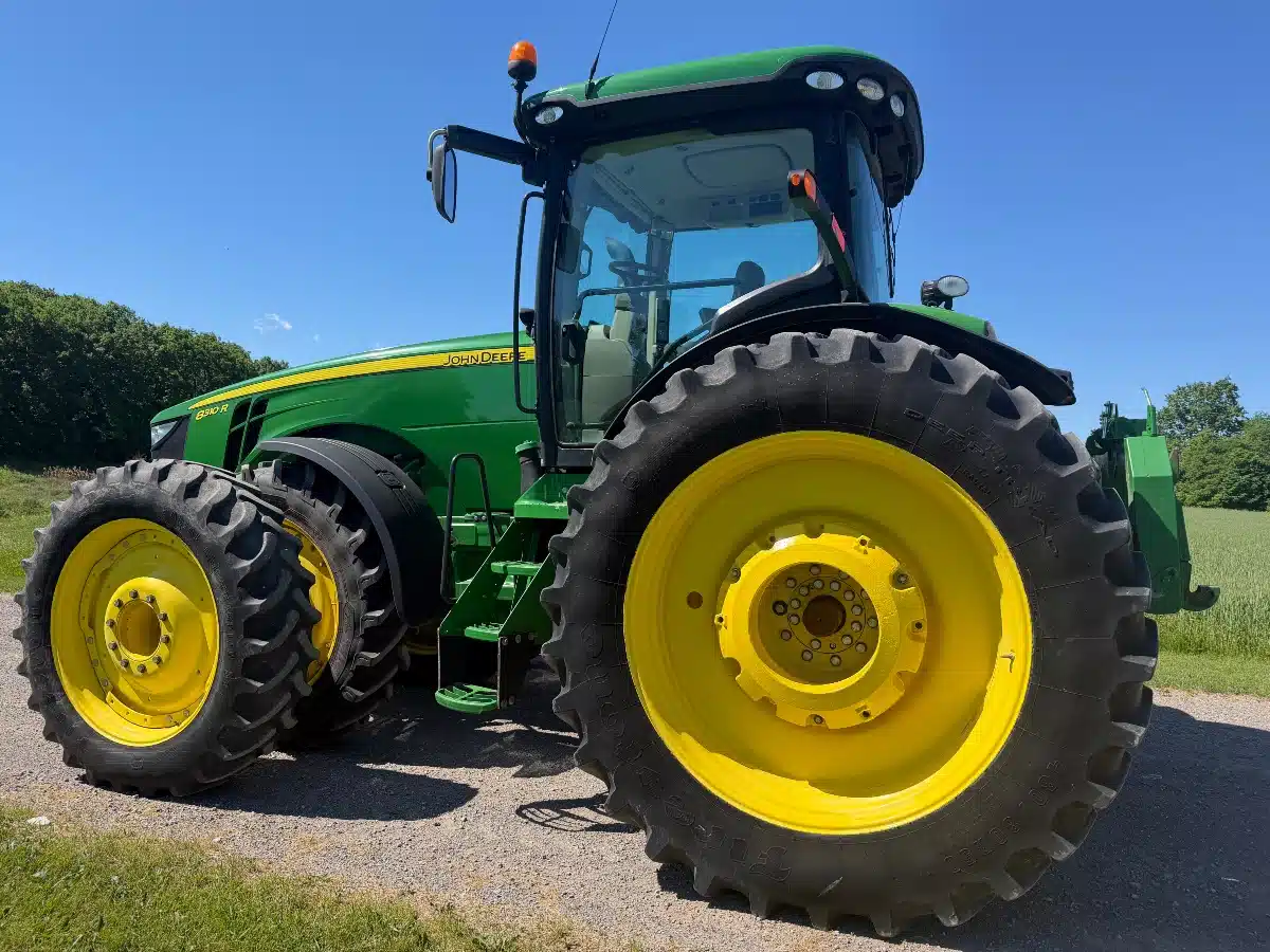Photo de la Galerie 2 pour 2012 John Deere 8310R Tracteur
