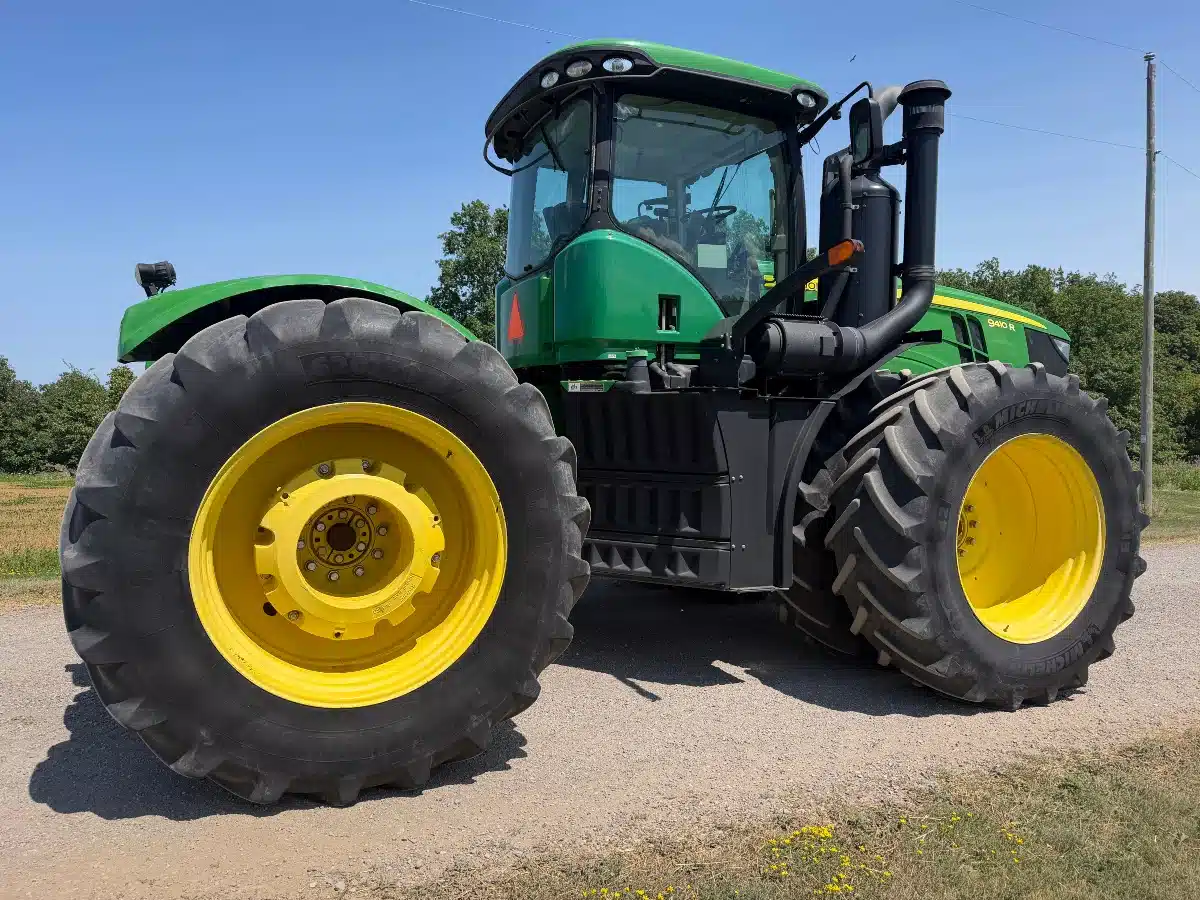 Gallery image 2 for 2013 John Deere 9410R Tractor