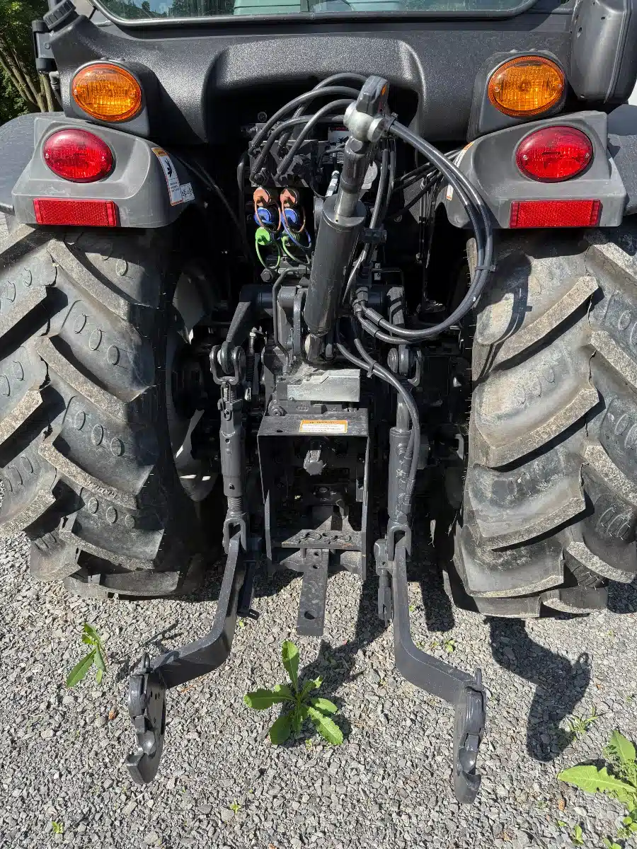 Photo de la Galerie 2 pour 2025 McCormick X4.110F Tracteur