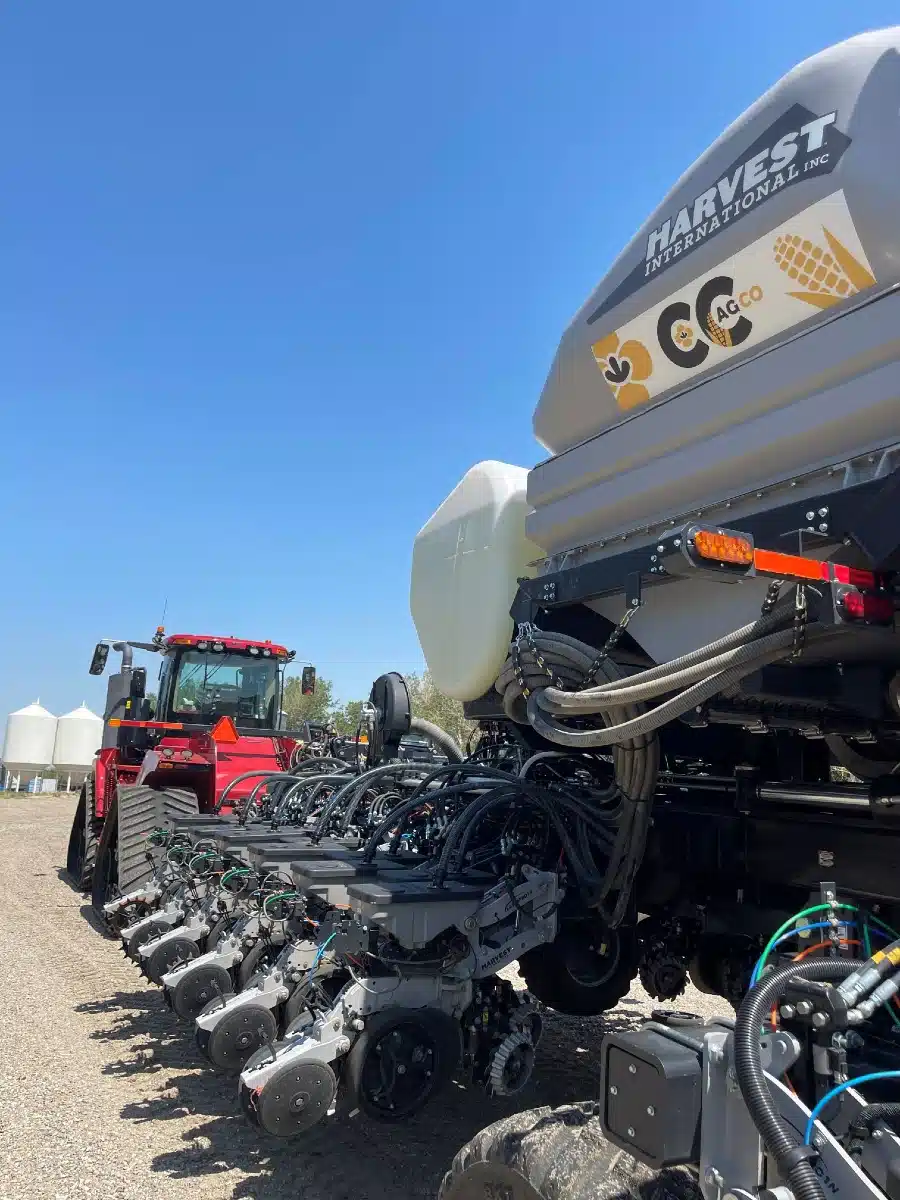 Gallery image 2 for 2024 Harvest International PB4015S2 Planter