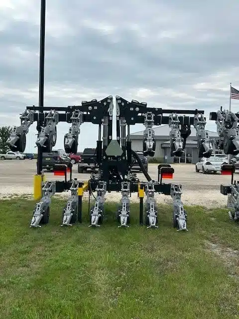 Gallery image 1 for 2025 Harvest International SB2222 Planter