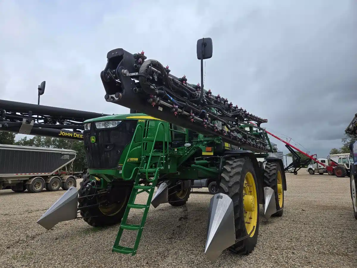 Gallery image 2 for 2018 John Deere R4045 Sprayer - Self Propelled