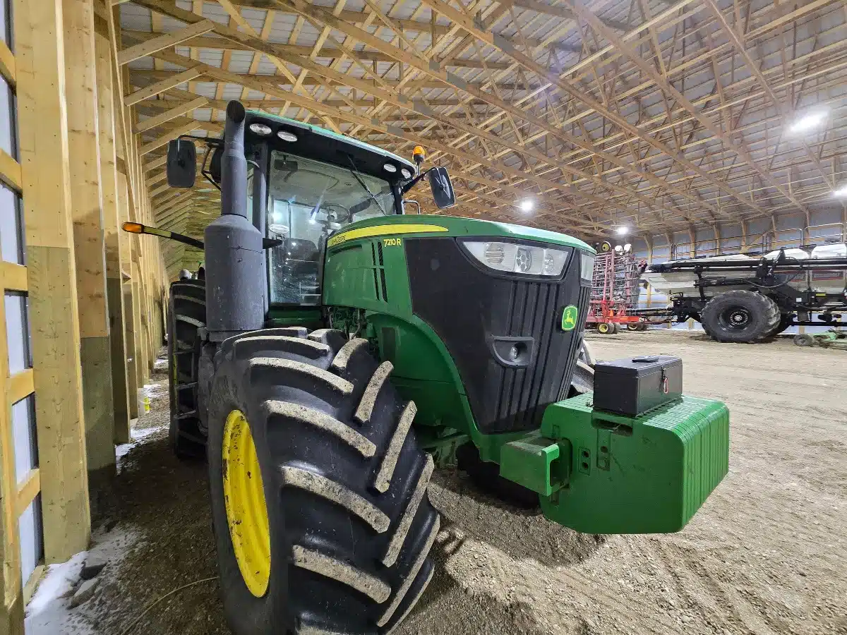 Gallery image 2 for Used 2015 John Deere 7210R Tractor