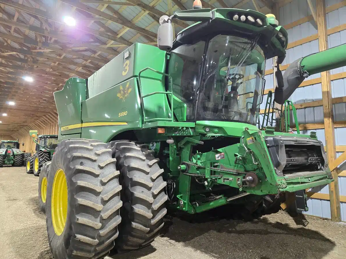 Used 2017 John Deere S690 Combine