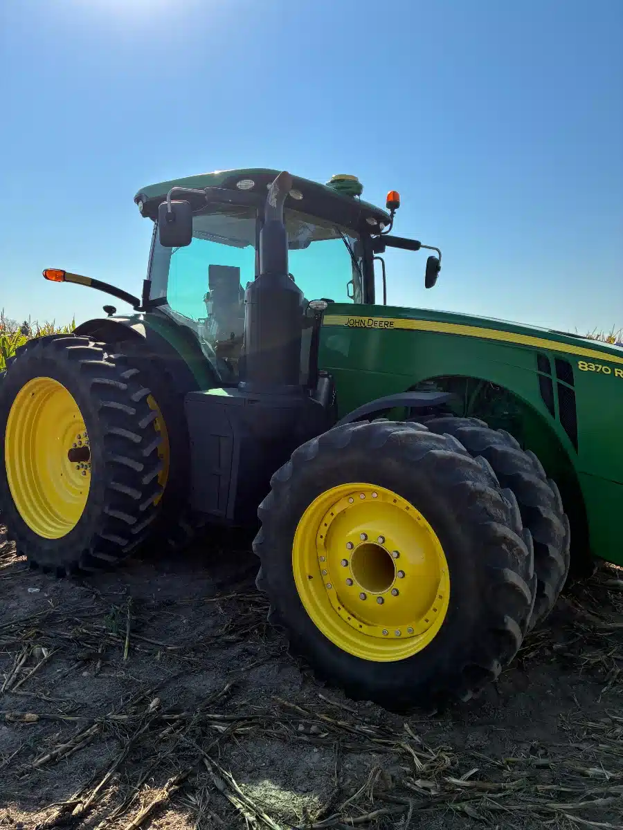 Gallery image 2 for Used 2016 John Deere 8370R Tractor