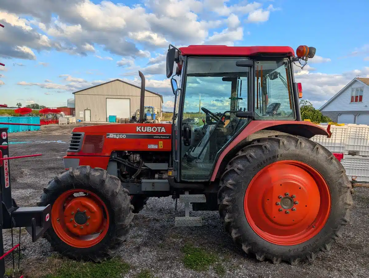 Gallery image 2 for Used 2000 Kubota M8200 Tractor
