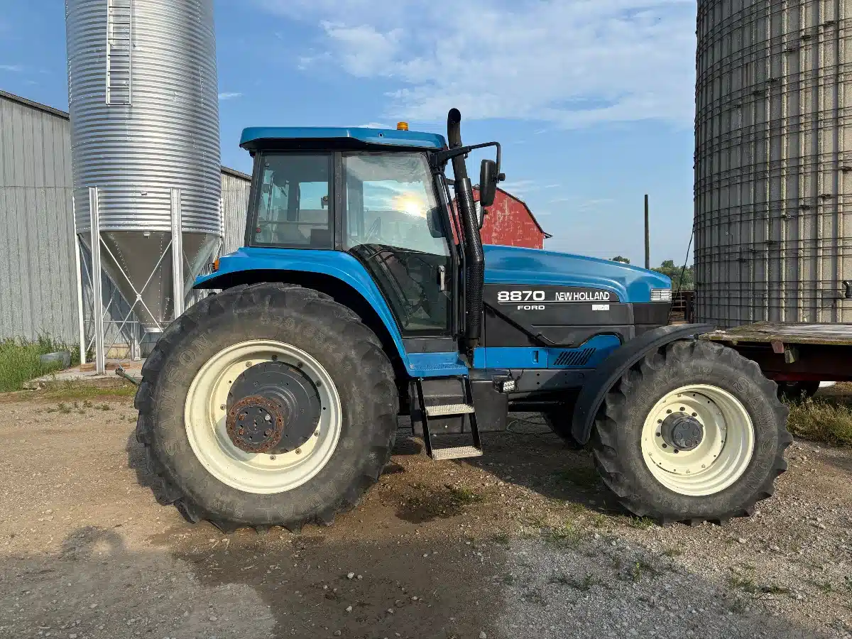 Gallery image 1 for Used New Holland 8870 Tractor