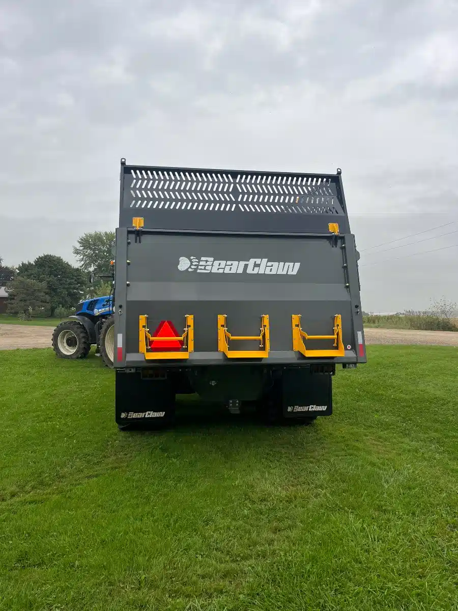 Gallery image 2 for 2026 BearClaw 1850 Silage Wagon