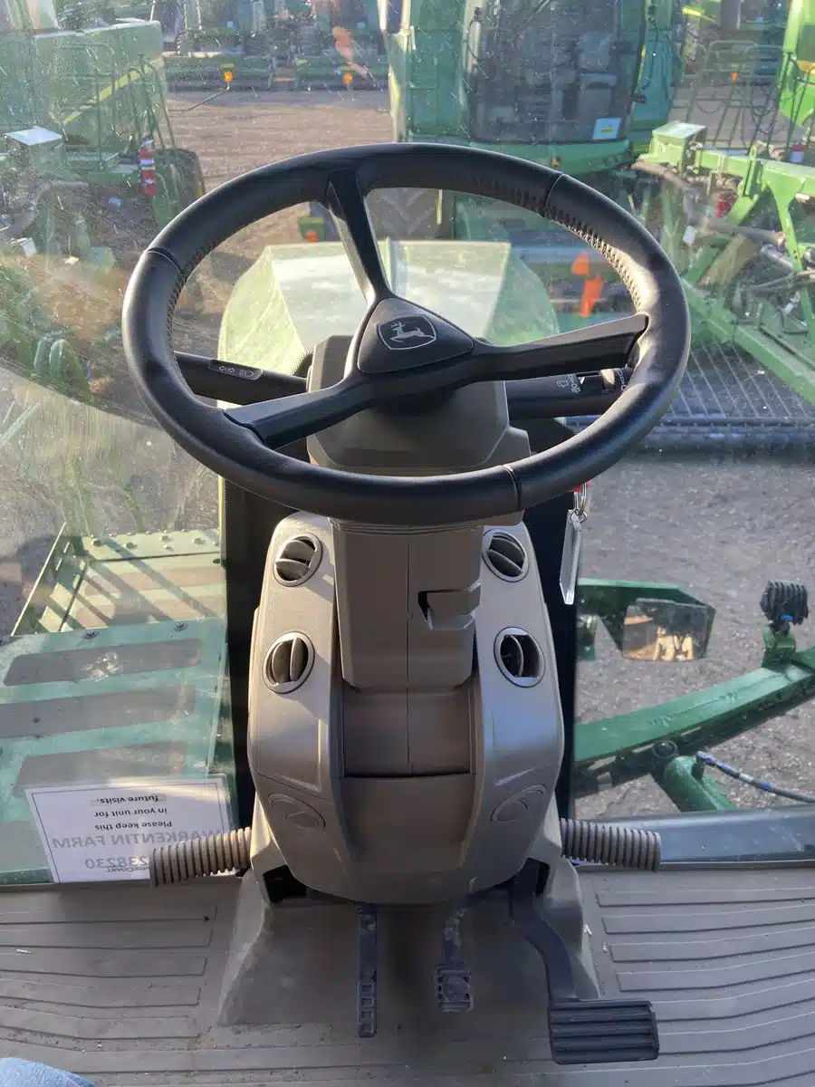 Gallery image 2 for Used 2023 John Deere 616R Sprayer - Self Propelled