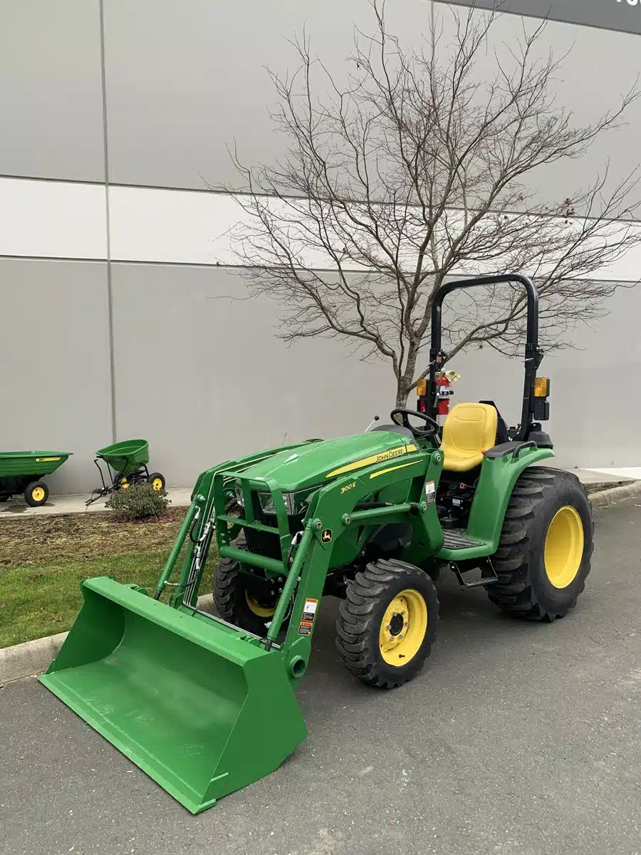 Gallery image 2 for Used 2022 John Deere 3025E Tractor