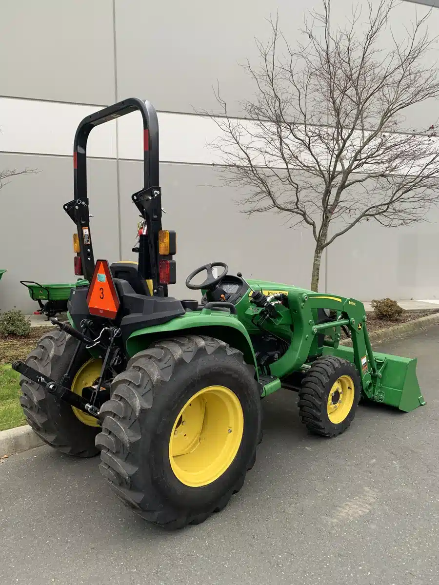 Gallery image 1 for Used 2022 John Deere 3025E Tractor