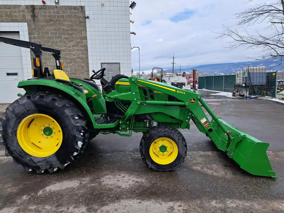 Gallery image 2 for Used 2022 John Deere 4044M Tractor
