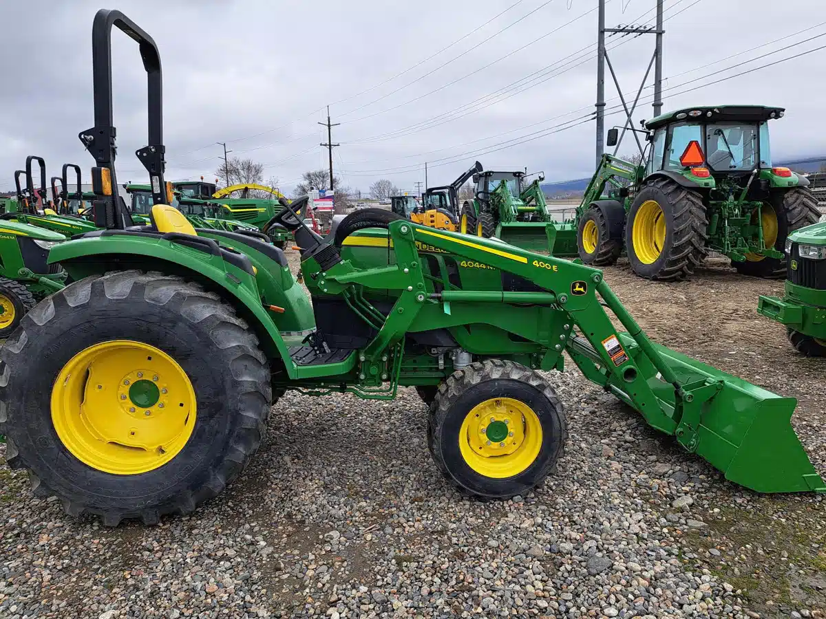 Gallery image 2 for Used 2022 John Deere 4044M Tractor