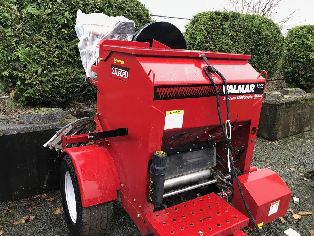 Gallery image 2 for Used 2022 Valmar 1255 Spreader - Fertilizer
