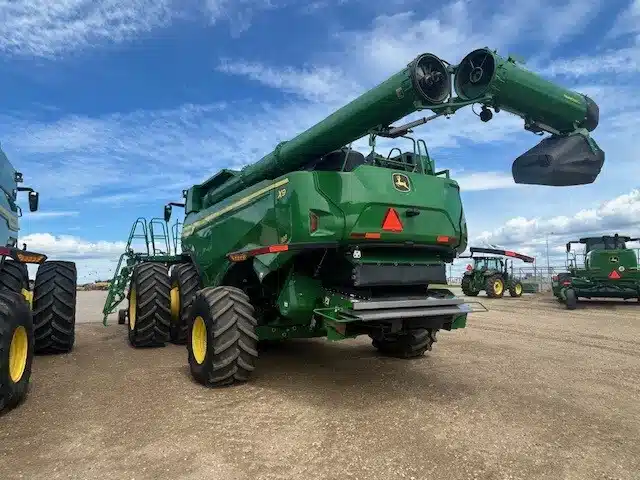 Gallery image 2 for Used 2023 John Deere X9 1100 Combine