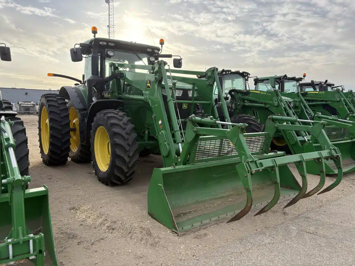 Gallery image 2 for Used 2017 John Deere 7230R Tractor