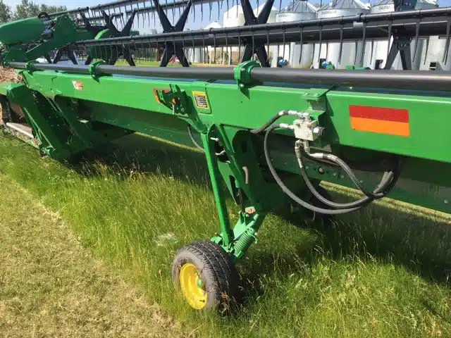 Gallery image 2 for Used 2014 John Deere 640D Harvester