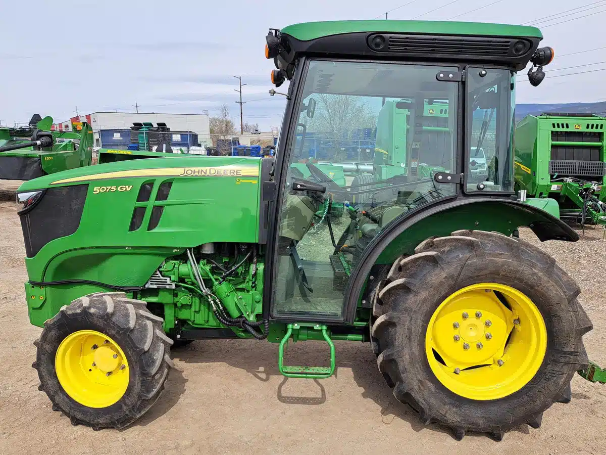 Gallery image 2 for Used 2017 John Deere 5075GV Tractor