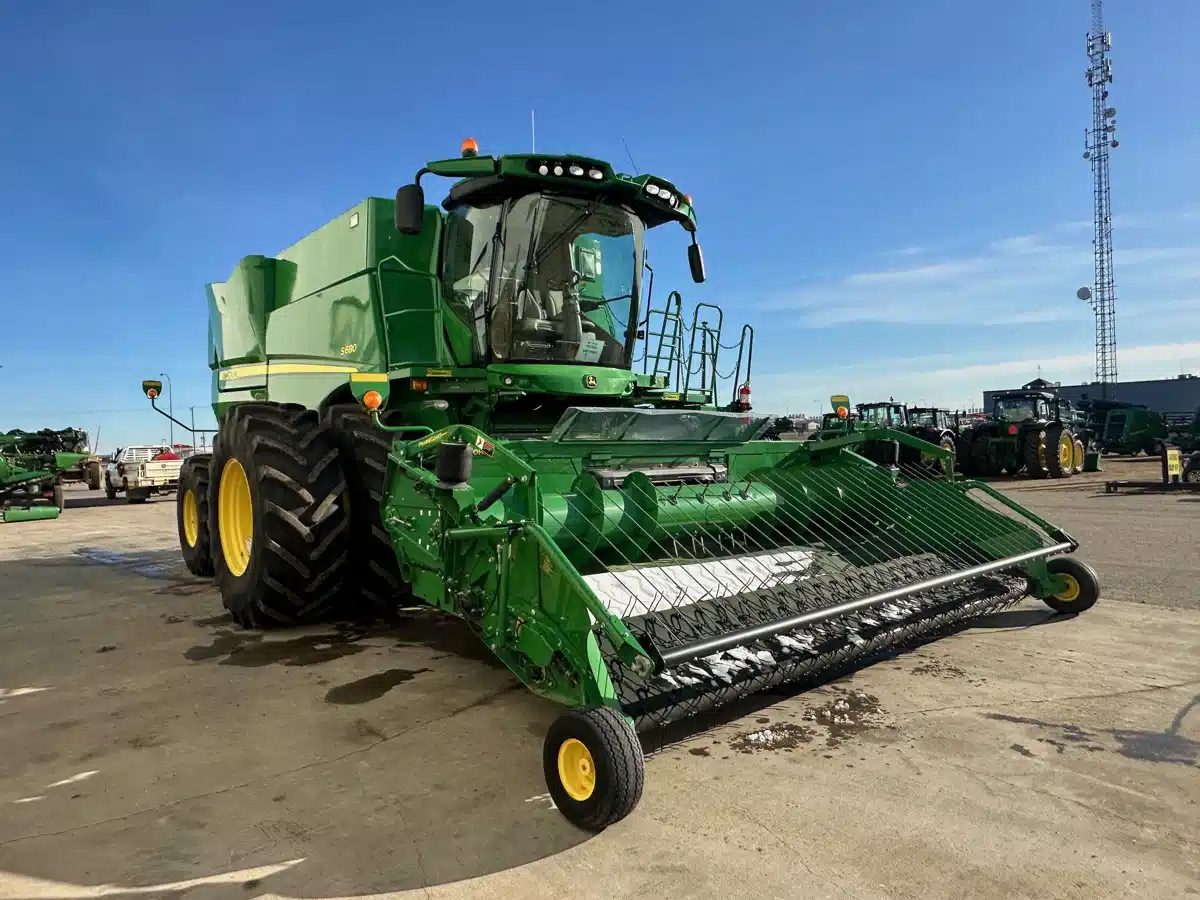 Gallery image 2 for Used 2017 John Deere S680 Combine