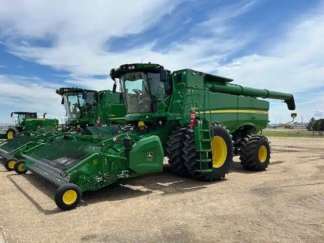 Gallery image 1 for Used 2018 John Deere S780 Combine