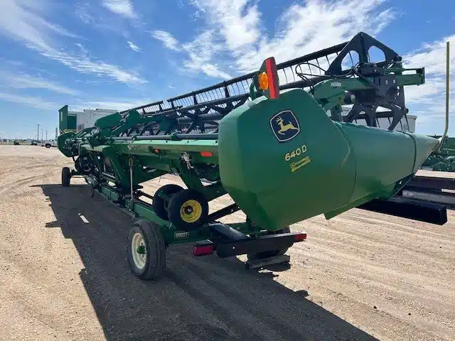 Gallery image 2 for Used 2016 John Deere 635D Header - Draper