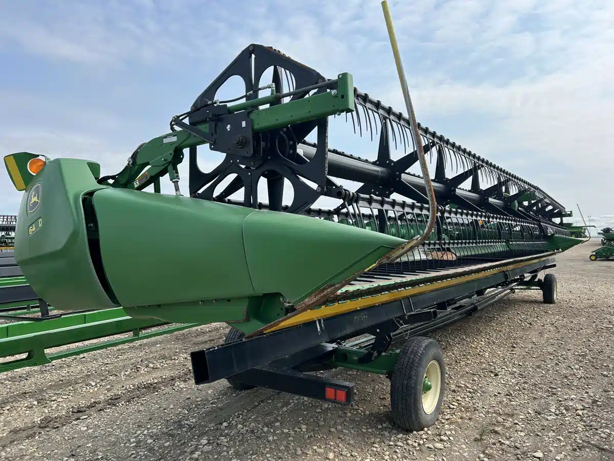 Gallery image 1 for Used 2012 John Deere 640D Header - Draper