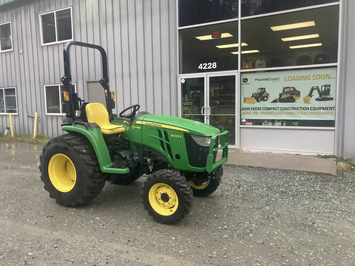 Gallery image 1 for Used 2023 John Deere 3025E Tractor