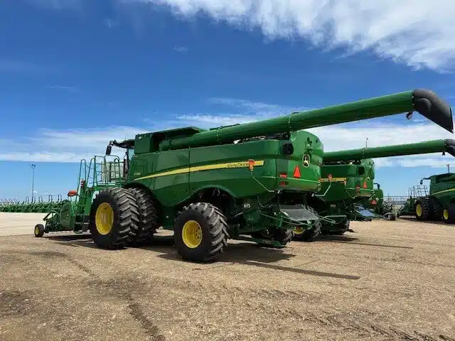 Gallery image 1 for Used 2023 John Deere S780 Combine