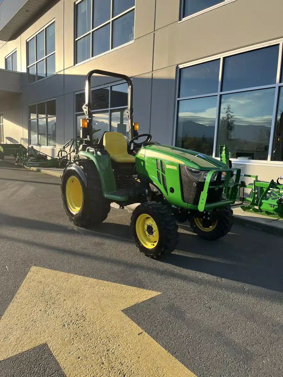Gallery image 2 for Used 2023 John Deere 3025E Tractor
