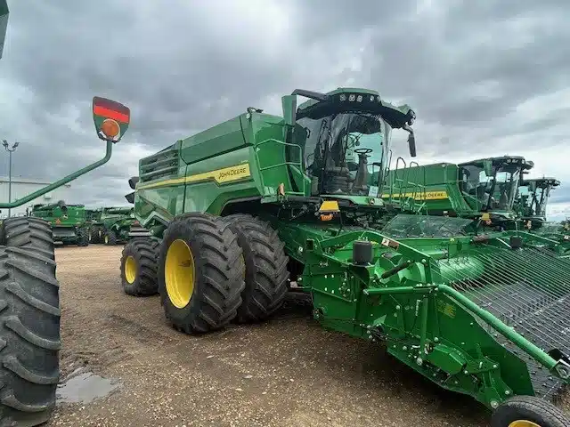 Gallery image 1 for Used 2022 John Deere X9 1100 Combine