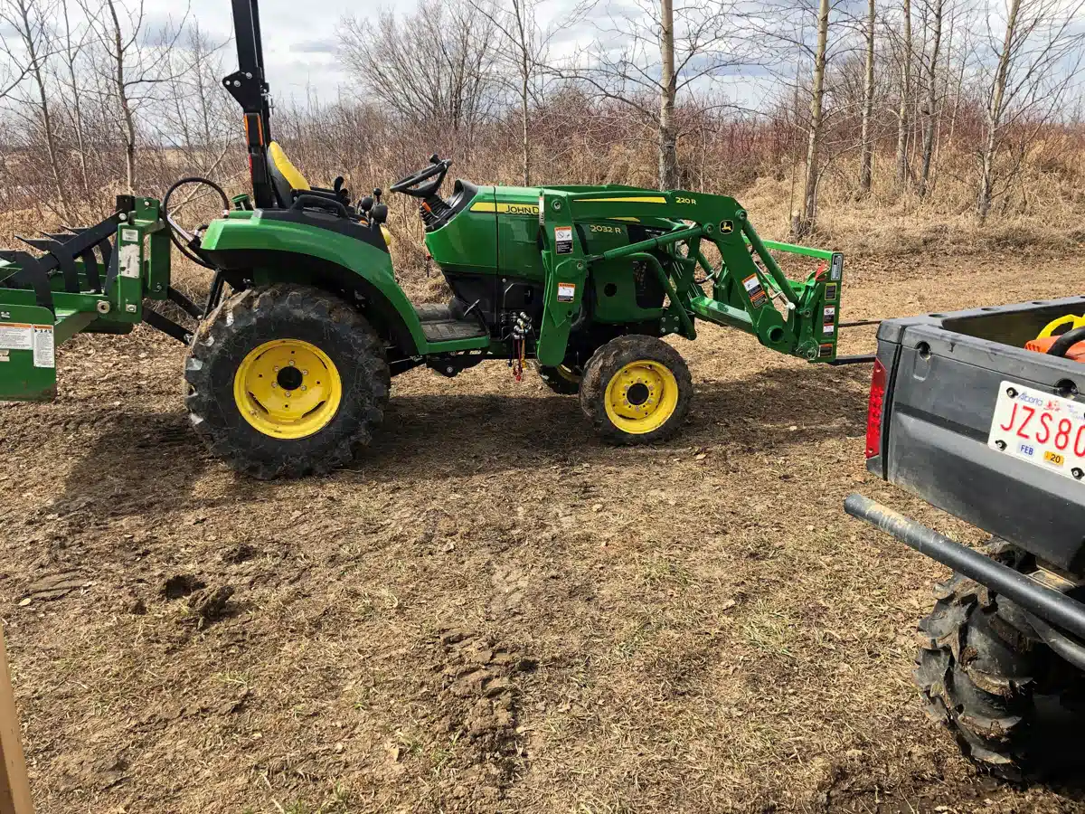 Gallery image 2 for Used 2018 John Deere 2032R Tractor